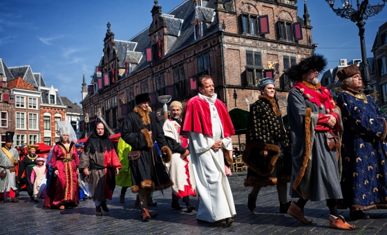 Daal af in de tijd op de Veerpoorttrappen!