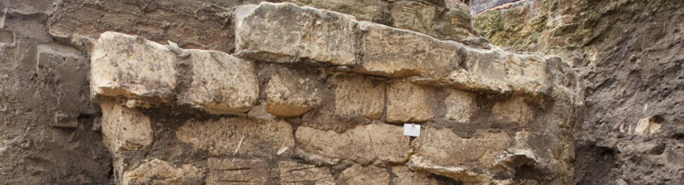 Muur uit de Romeinse tijd, gevonden op de opgraving op locatie van De Bastei
