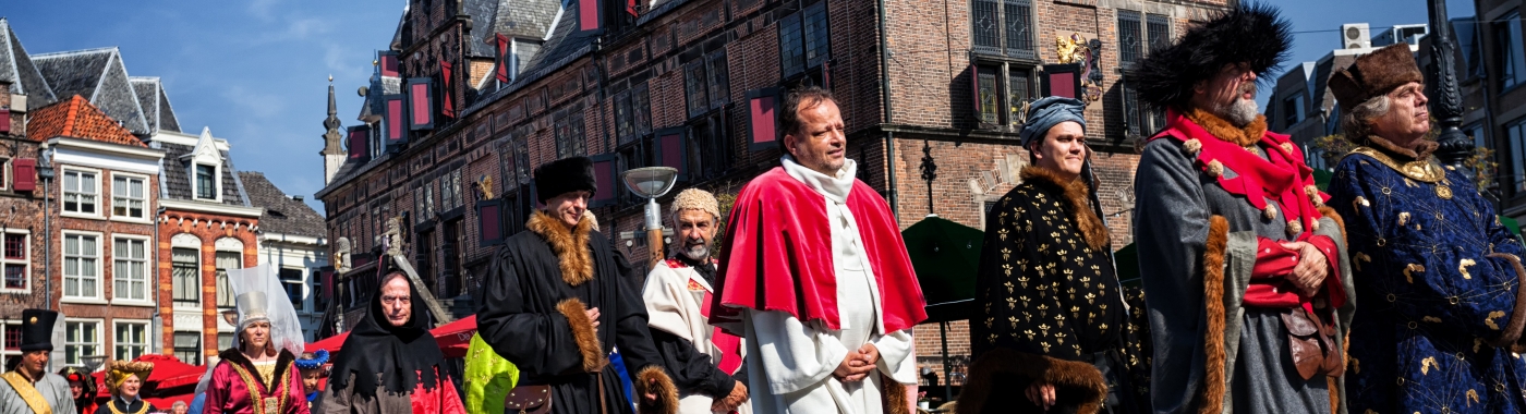 Daal af in de tijd op de Veerpoorttrappen!