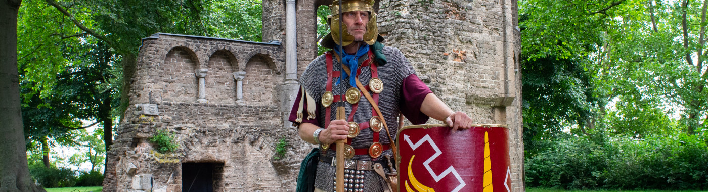 Een Romein voor de Barbarossa ruïne
