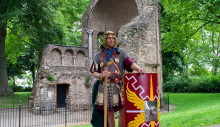 Een Romein voor de Barbarossa ruïne