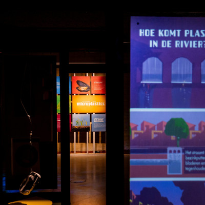 Interactieve presentaties in de tentoonstelling De Grote Reis van Klein Plastic. 